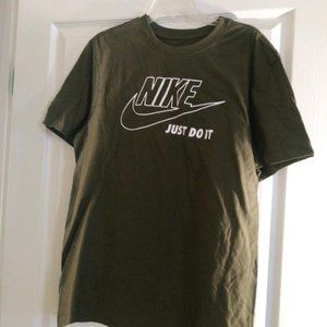 Nike olive green t shirt, size Medium